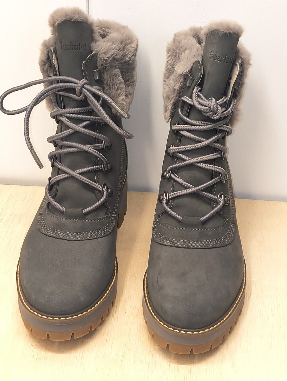 Timberland Women's Courmayeur Valley Boots Medium Gray Nubuck Leather Size 9.5m